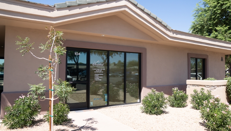 Outside view of Glendale Arizona dental office